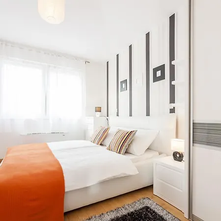 Grand Apartment Rina Apartment *