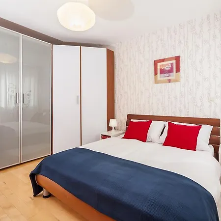 Grand Apartment Rina Apartment *