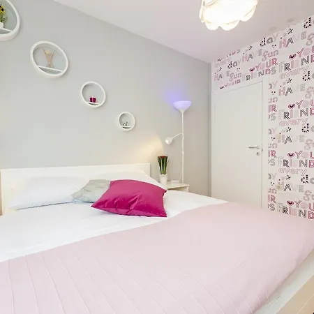 Grand Apartment Rina Apartment *